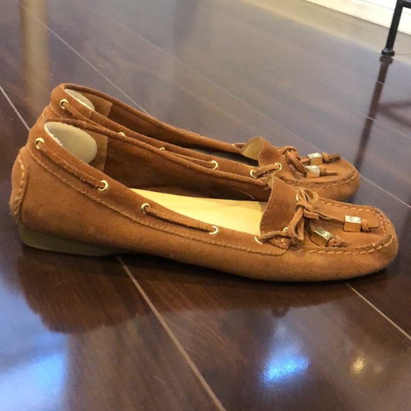 Comfortable Michael Kors Brown Moccasins Flats in Leather Suede size 7.5 MK Gold - Picture 4 of 11